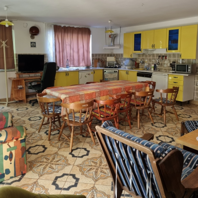 Közös tér, konyhával - Első szint